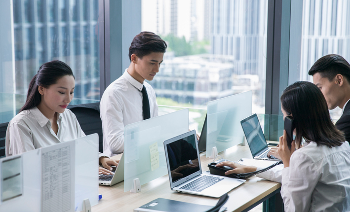 堅(jiān)持直營(yíng)裝修