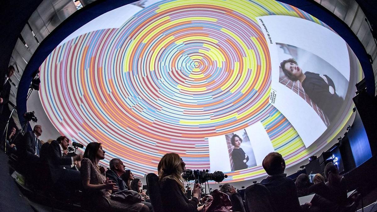 沉浸式投影：球幕投影技術(shù)的視覺魔力