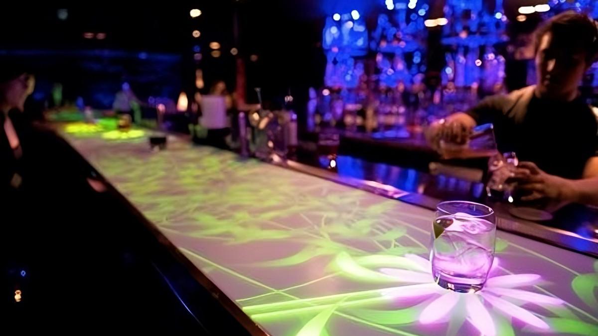 桌面互動(dòng)投影技術(shù)：革新企業(yè)展示與交互體驗(yàn)