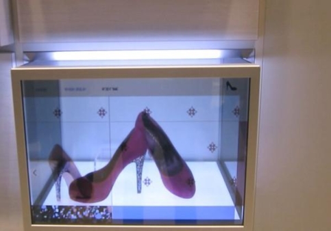 創(chuàng)新高跟鞋展柜：時(shí)尚與環(huán)保的完美融合